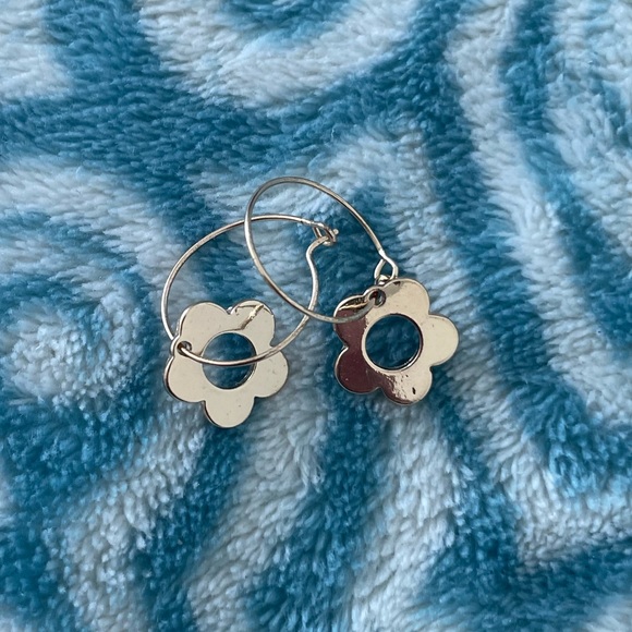Flower/Smiley Small Hoops - Picture 3 of 3